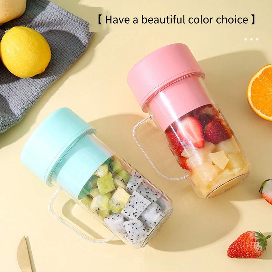 Tasse de mixeur de jus avec paille
