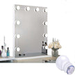 Guirlande lumineuse devant le miroir