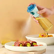 Pulvérisateur d’huile utilisé sur une salade