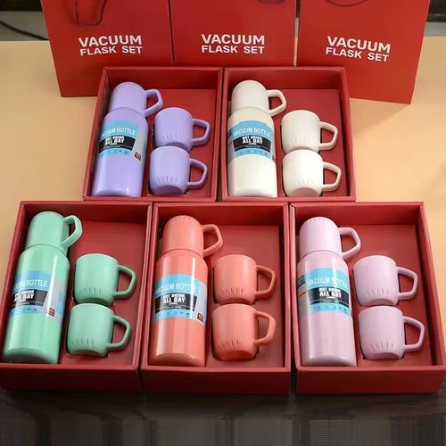 Ensemble Thermos avec 3 Tasses vue de face